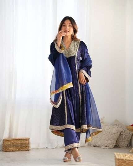 ZEENAT VELVET KURTA SET
